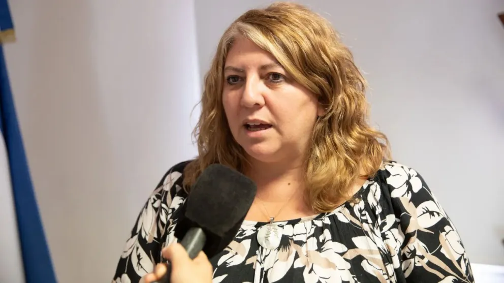 Tania Lastra, titular de la Secretaría de la Función Pública solicitó se informe sobre quienes no concurran a trabajar el jueves para descontar el día. (Foto archivo)