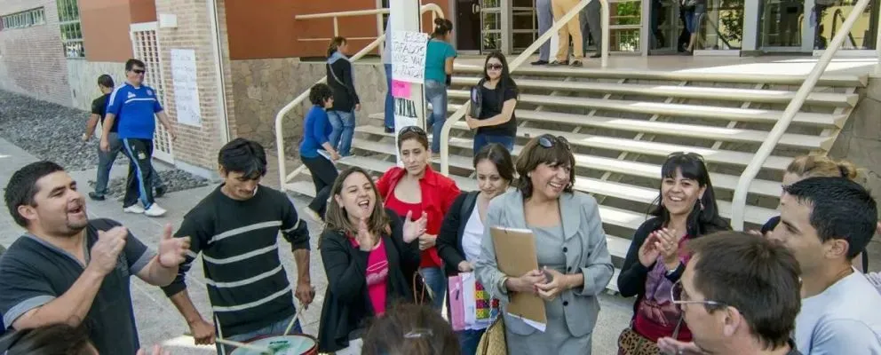 En 2006, la mujer adquirió un terreno por 9.000 pesos. Ni la vivienda fue construida ni el terreno le fue entregado (Foto archivo AN Roca).