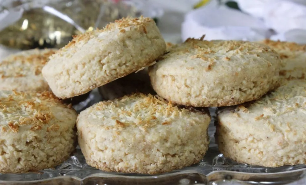 Polvorones de coco caseros.