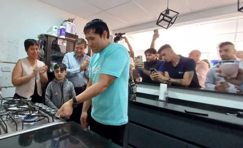 Weretilneck inauguró la obra de ampliación de la red de gas que beneficiará a 80 familias de Huergo (Foto ANR).