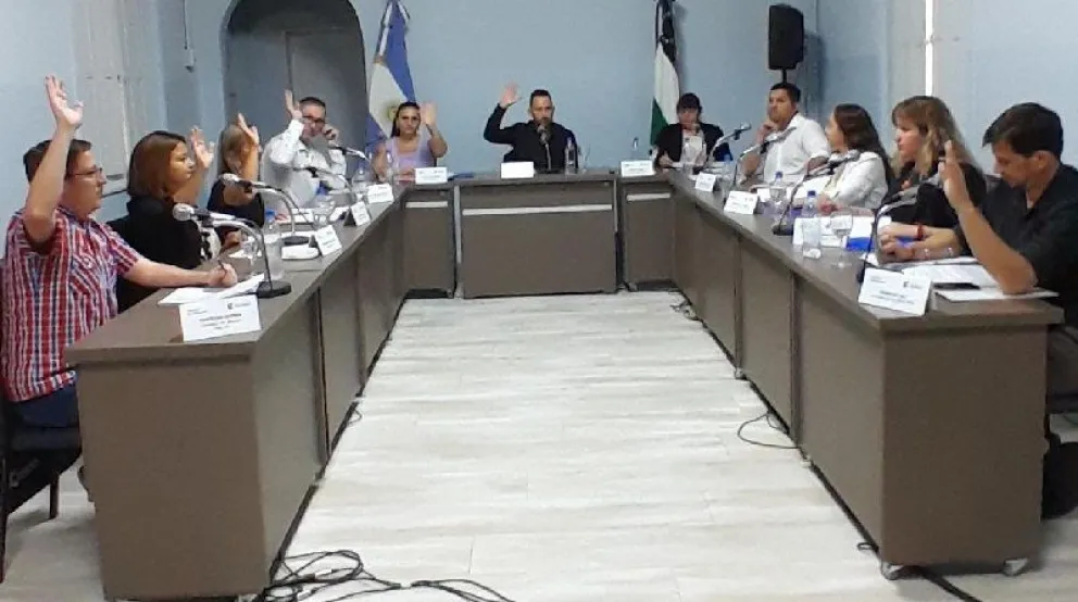 Con el voto de siete concejales, se aprobó la implementación de la boleta única de papel en Regina. (Foto gentileza)