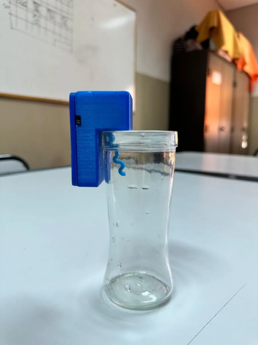 "Level BAM" en un vaso listo para comenzar a funcionar