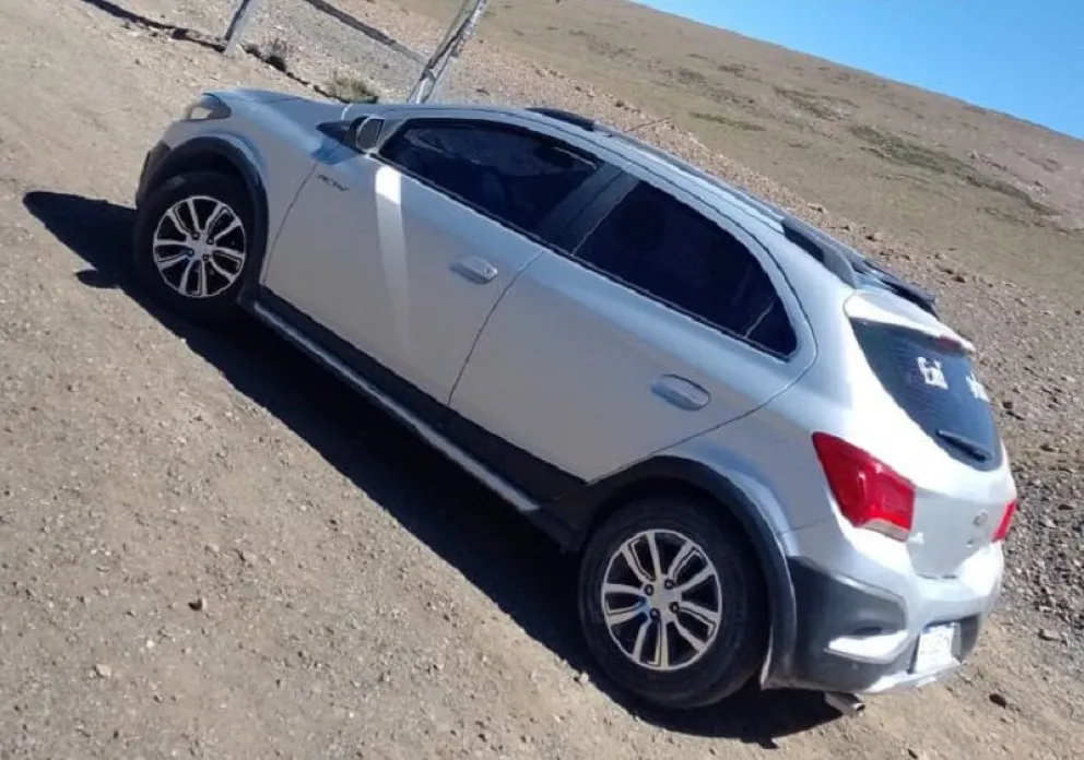 El vehículo fue sustraído minutos después del mediodía en Mainqué. (Foto gentileza)