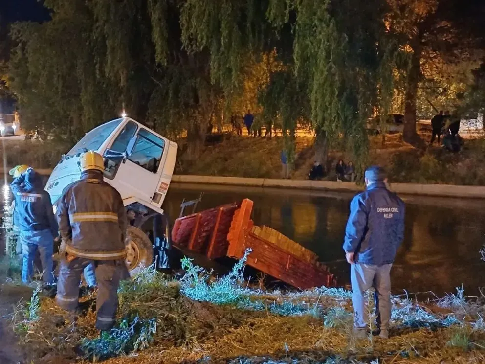 El hecho ocurrió durante la madrugada en Allen. (Foto gentileza El Diario de Allen)