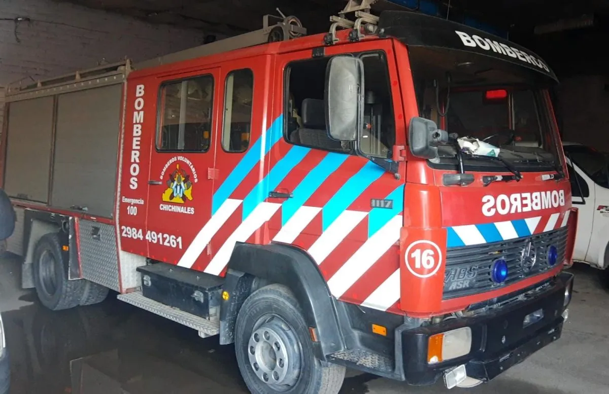 En el lugar los bomberos trabajaron hasta minutos antes de las 4 de esta madrugada
