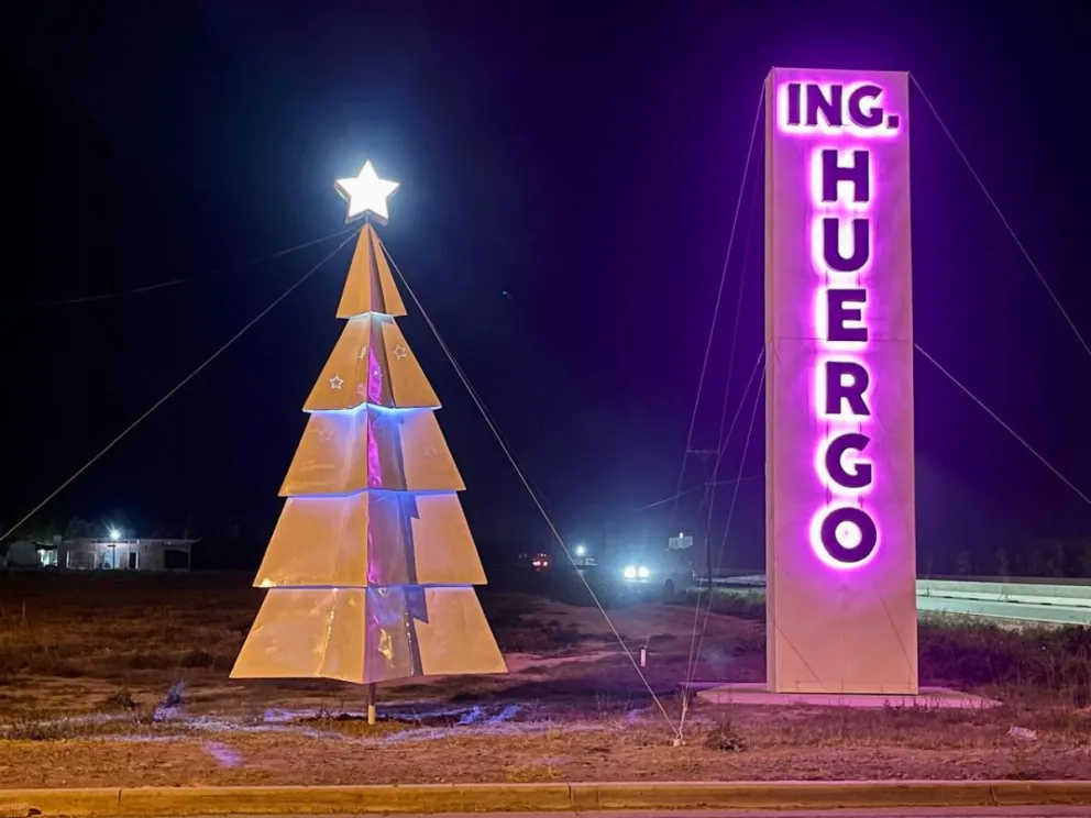 Hoy el jurado estará evaluando la mejor decoración navideña en viviendas y comercios de Huergo. (Foto gentileza)