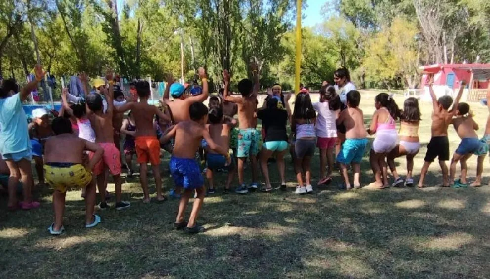 La competencia pedestre nocturna se desarrollará en el balneario municipal de Chichinales con una categoría recreativa para chicos. Foto: archivo
