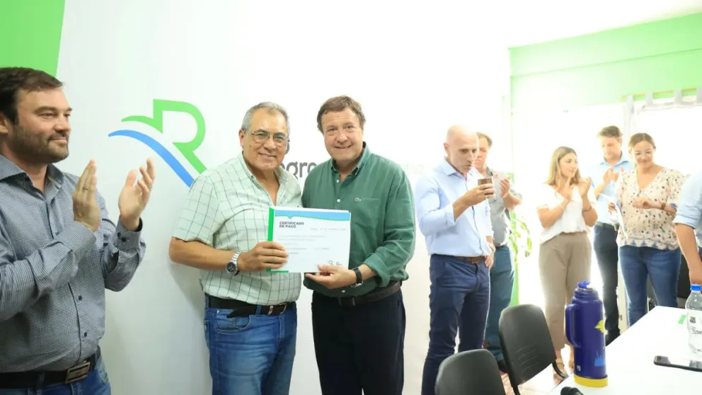 Familias de la localidad contarán con el servicio esencial (Foto Secretaría de Comunicación de Río Negro / Rafael Alvian).