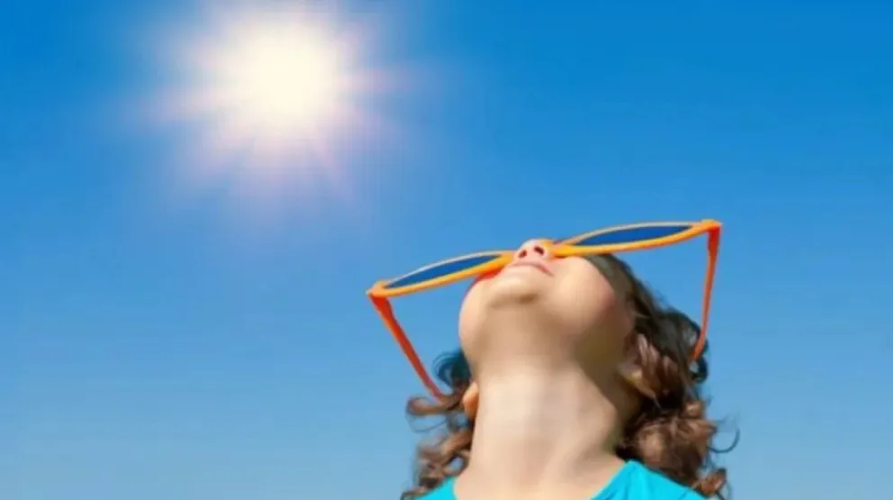 En estos días es importante cuidarse para evitar los golpes de calor y extremar los controles durante la exposición al sol. (Imagen archivo ANRoca) 