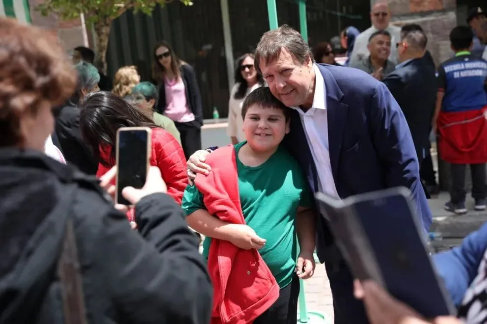 Weretilneck junto a la comunidad. Crédito: Gobierno de Río Negro