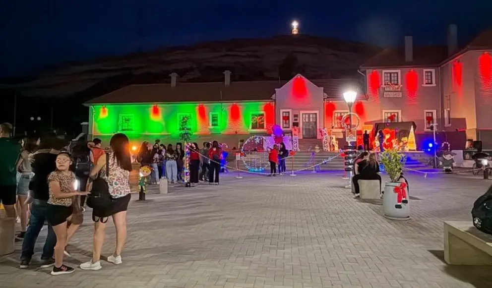 El edificio del ferrocarril será la primera parada de los Reyes Magos en Regina. (Foto gentileza)