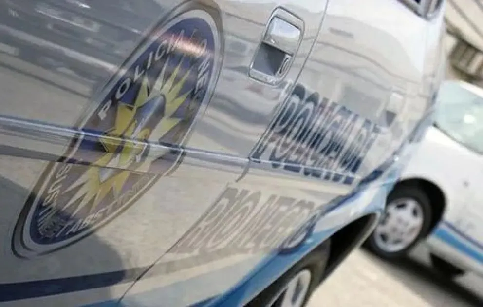 La Policía de Río Negro intervino anoche en la muerte de la mujer y recolectó evidencia. (Foto: gentileza).