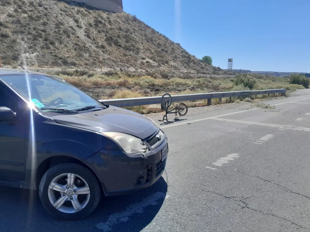 El choque ocurrió frente a uno de los radares que se encuentran en los accesos a la ciudad. 