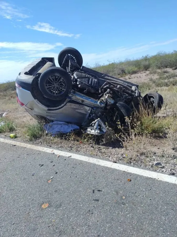 Cuatro ocupantes de la camioneta Tiggo y un chofer del colectivo murieron en el choque (foto gentileza).