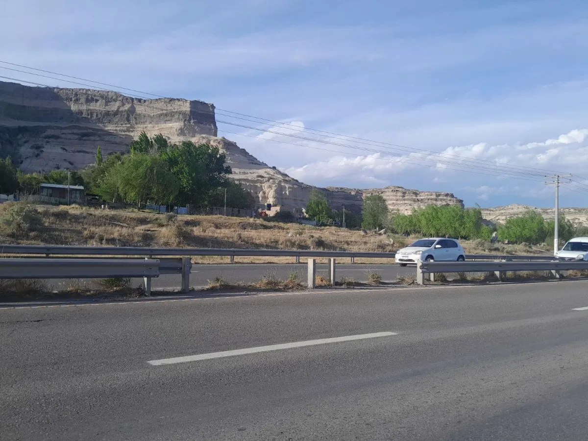 En m&aacute;s de una ocasi&oacute;n tambi&eacute;n se han retirado los guardarrail centrales (Foto archivo)