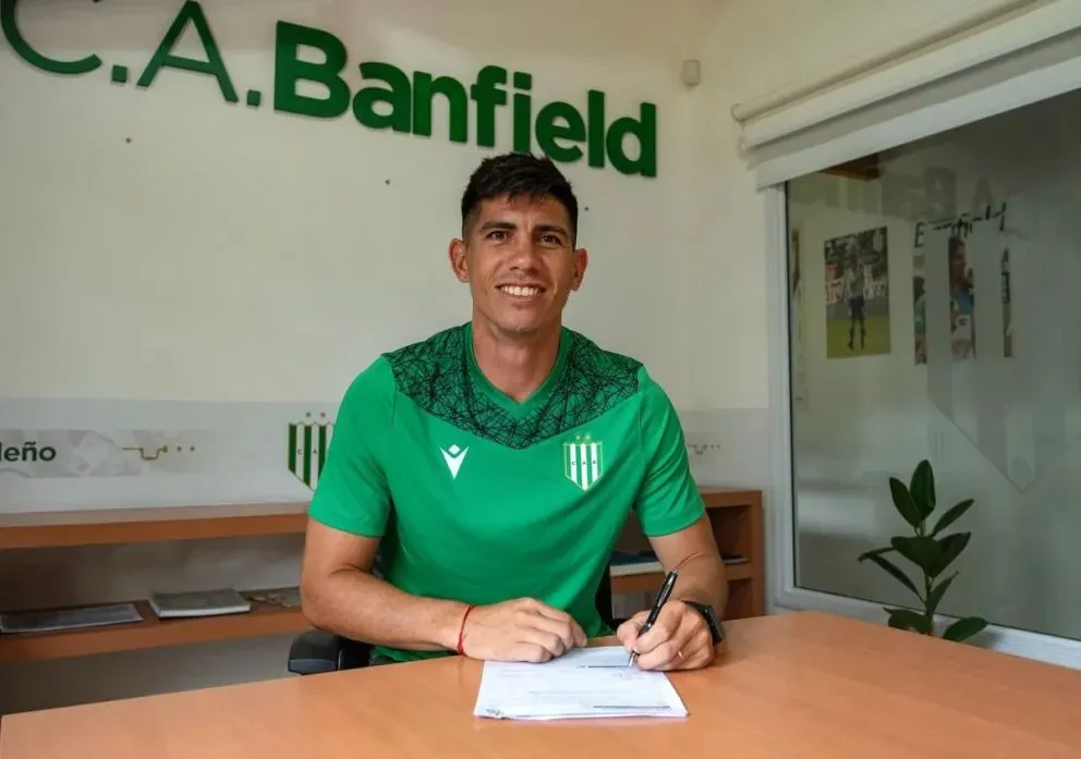 El club hizo uso de la extensión de contrato.