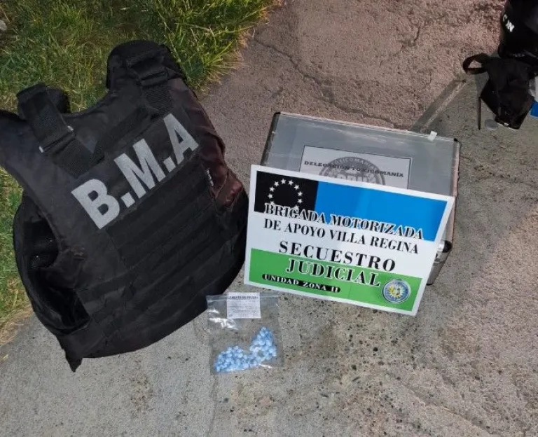 A partir del hallazgo de la droga se le dio intervenci&oacute;n a la Fiscal&iacute;a Federal (foto gentileza Polic&iacute;a).