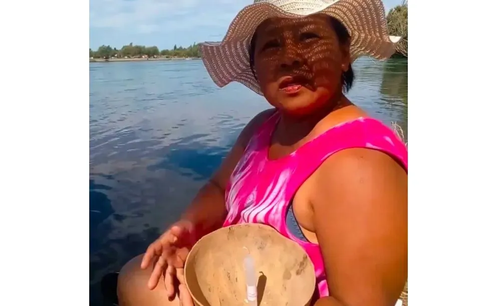 Su familia enfrenta este difícil momento con el deseo de que el río, que se llevó a su hija, también les dé una pista para encontrarla (Imagen gentileza)
