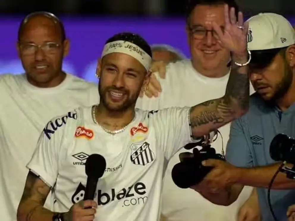 El delantero llegó directamente desde Arabia Saudita.