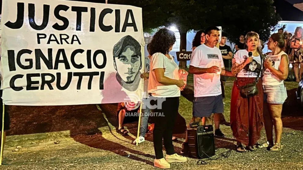Bruno, hijo de Ignacio, con voz entrecortada y la fe que caracteriza a su familia, pidió un momento para orar.