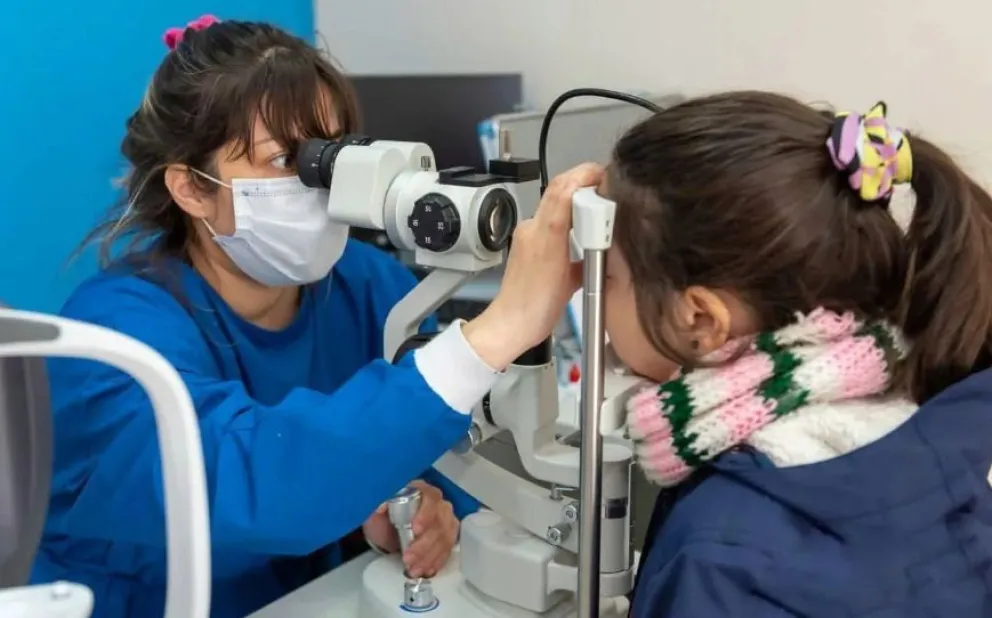 El municipio de Chichinales organizó para brindar la posibilidad de acceso a la consultas oftalomógicas. (Foto archivo)