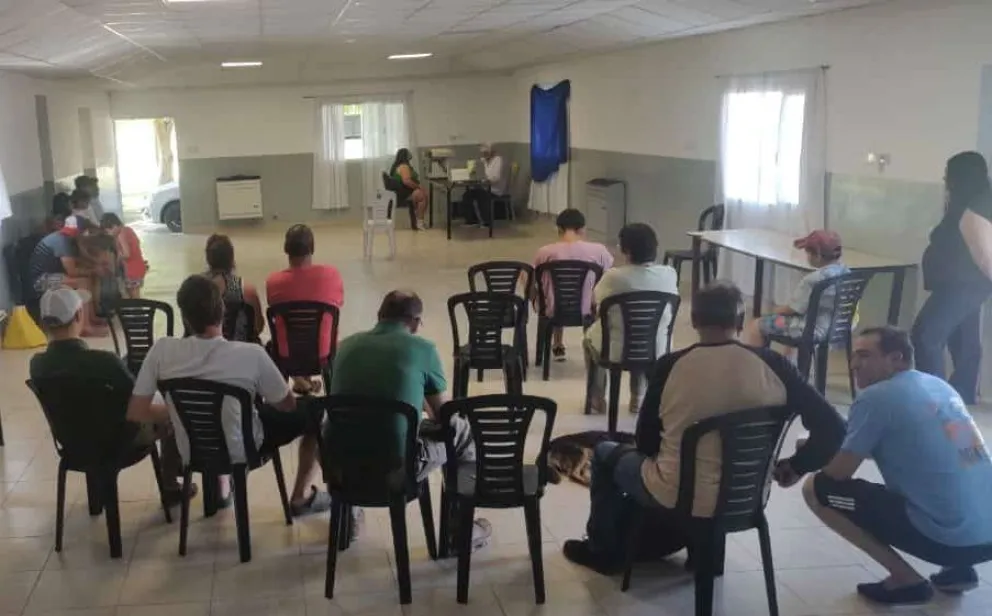 En Valle Azul, fueron más de 100 los vecinos que recibieron atención oftalmológica. (Foto gentileza)