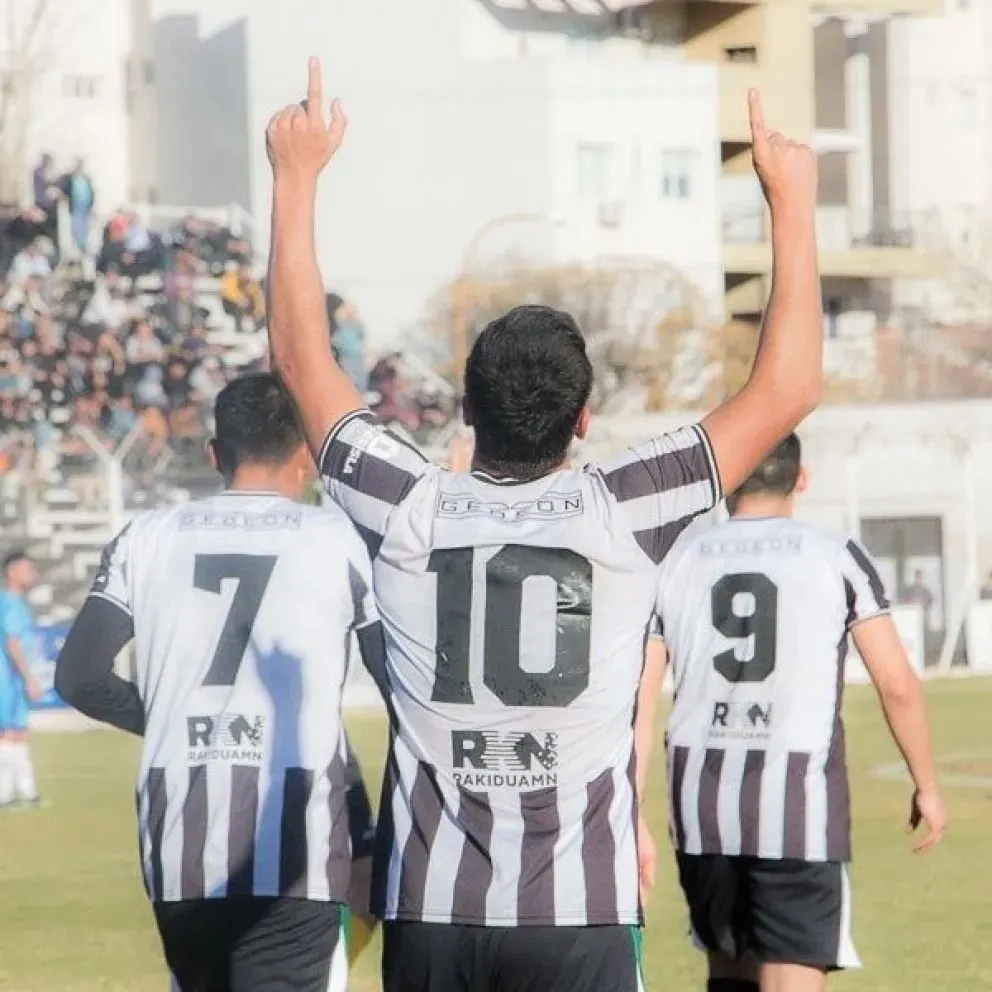 Todo lo recaudado será destinado a los bomberos voluntarios que se encuentran trabajando para combatir el fuego en El Bolsón.| Foto (archivo)