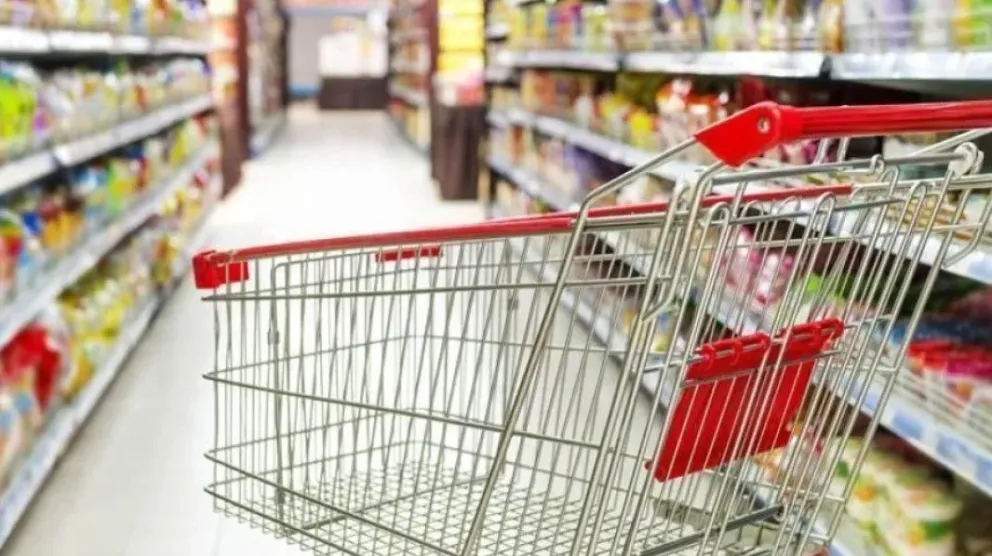 El sujeto aprovechó que la niña se alejó de su madre entre las góndolas, se indicó en la audiencia. Foto archivo.