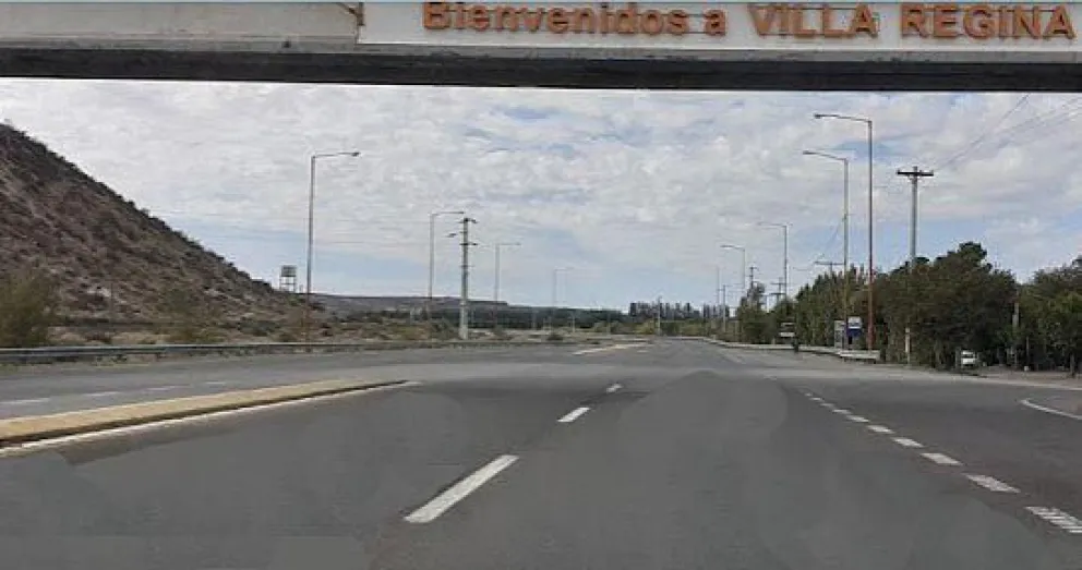 Desde hace varios meses el acceso oeste a la ciudad está sin iluminación (foto archivo).