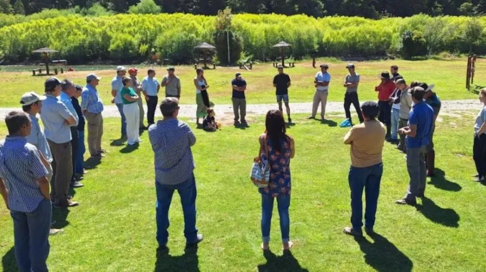 Referentes de las entidades rurales se encuentran en la zona de los incendios. (Foto: ANRoca) 
