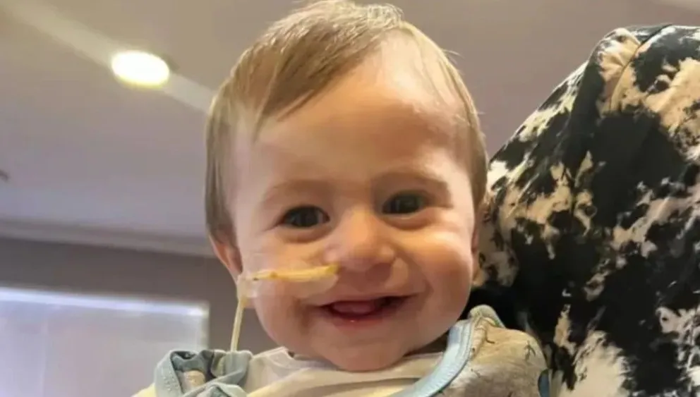 Felipe necesita con suma urgencia un trasplante de corazón. El bebé neuquino está internado en terapia intensiva del Hospital Italiano. (Foto: Cipo360)