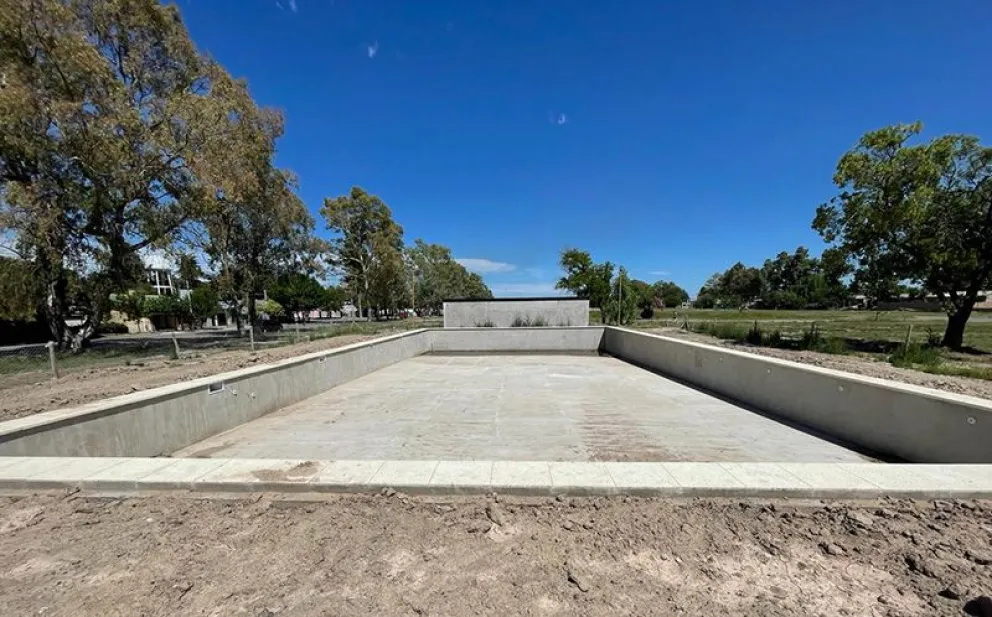 El nuevo convenio permitirá completar la obra del natatorio municipal antes del inicio del verano. (Foto archivo)