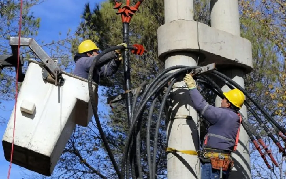Este domingo habrá corte de energía por cuatro horas en Mainqué. (Foto gentileza)