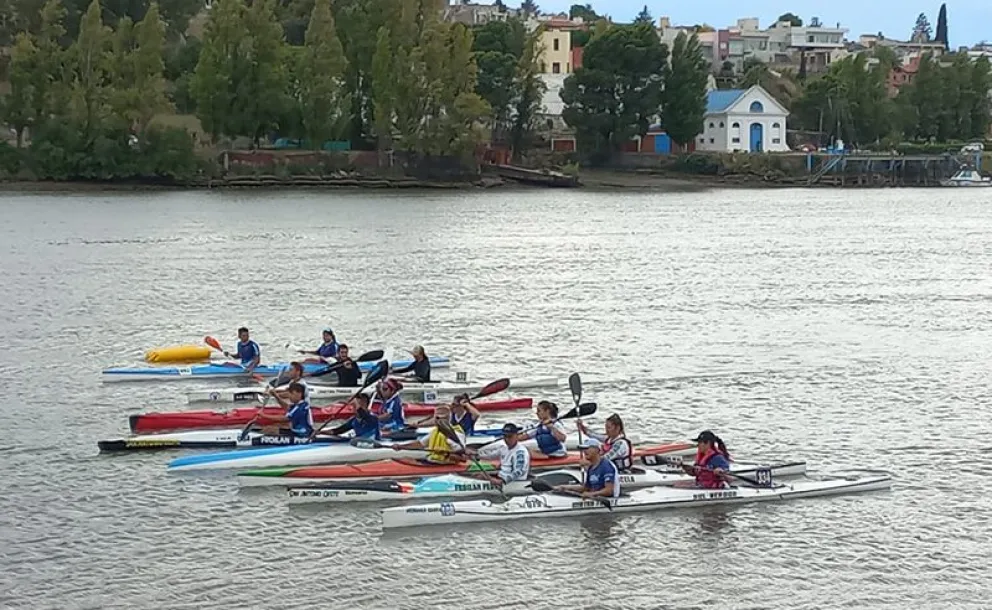 En Viedma se disputó la segunda fecha del provincial de canotaje. (Foto gentileza)