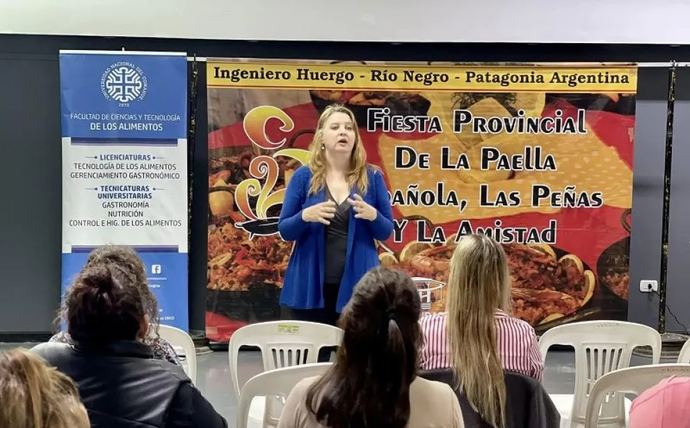 La capacitación se repite año a año con el fin de garantizar la correcta manipulación de alimentos. (Foto archivo)