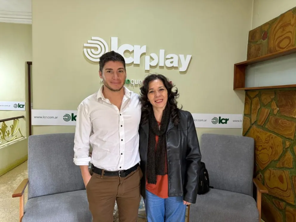 Martín Alpa y Marcela Rioseco, integrantes de la Sociedad de Escrtitores, visitaron LCR Radio Streaming.