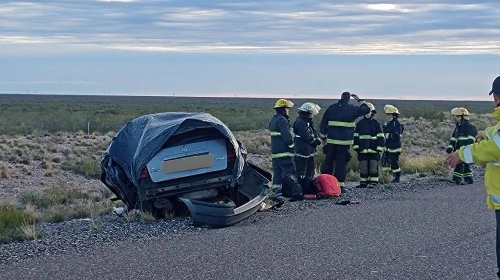 Un auto marca Audi y un Volkswagen se vieron involucrados en el choque fatal. Foto (Gentileza Canal 10).
