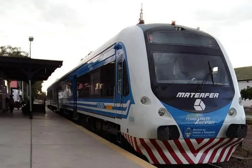 El Tren del Valle, por el momento, une la localidad de Cipolletti con Plottier. Foto: (Archivo)