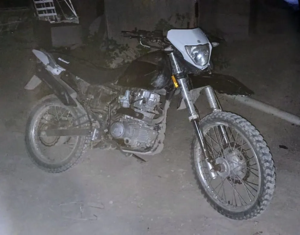 La moto fue robada en avenida MItre y Perito Moreno. La recuperaron tres horas más tarde en La Graava. 