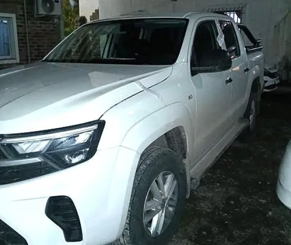 La VW Amarok había sido robada durante la mañana del martes en Neuquén. A las dos horas estaba en Regina (Foto gentileza).
