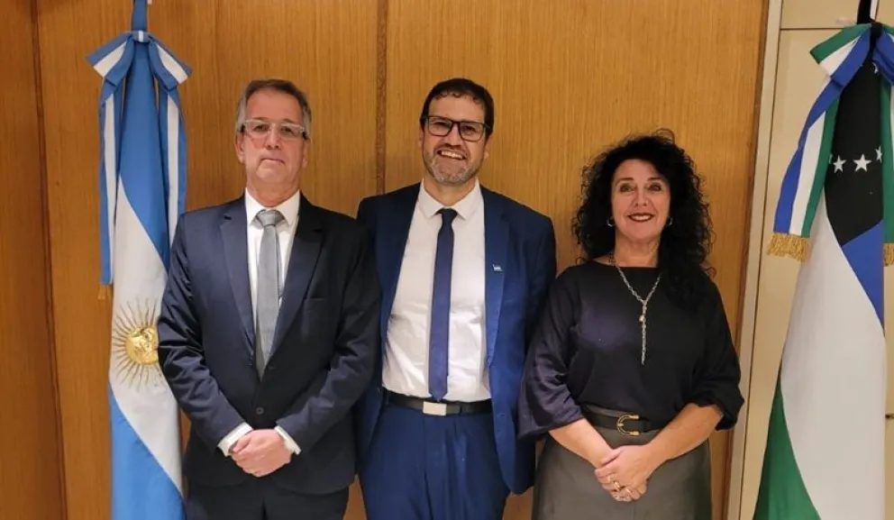 Aravena, designado como defensor de menores, con la jueza Cecilia Criado y el Procurador Jorge Crespo. (Foto gentileza) 