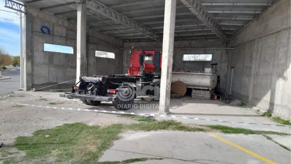 Los artefactos fueron llevados en horas cercanas al mediodía al cuartel de bomberos de la ciudad. (Foto: LCR)