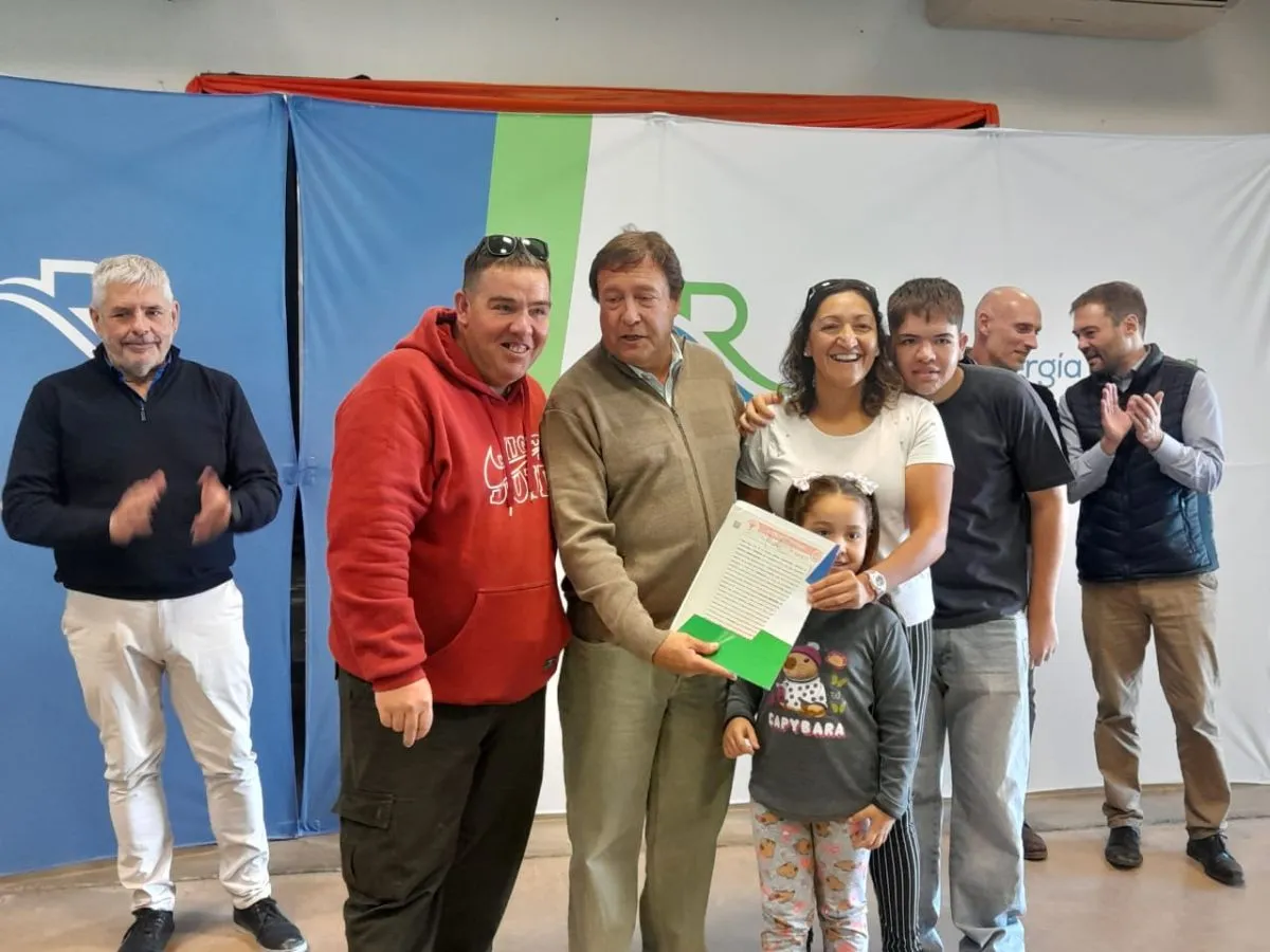 En el acto realizado en el Galp&oacute;n de las Artes se entregaron 47 escrituras de IPPV.