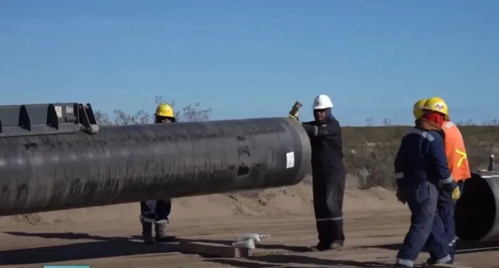 Convenio entre el gobierno provincial y petroleras por Vaca Muerta Oil Sur (Foto Gentileza).