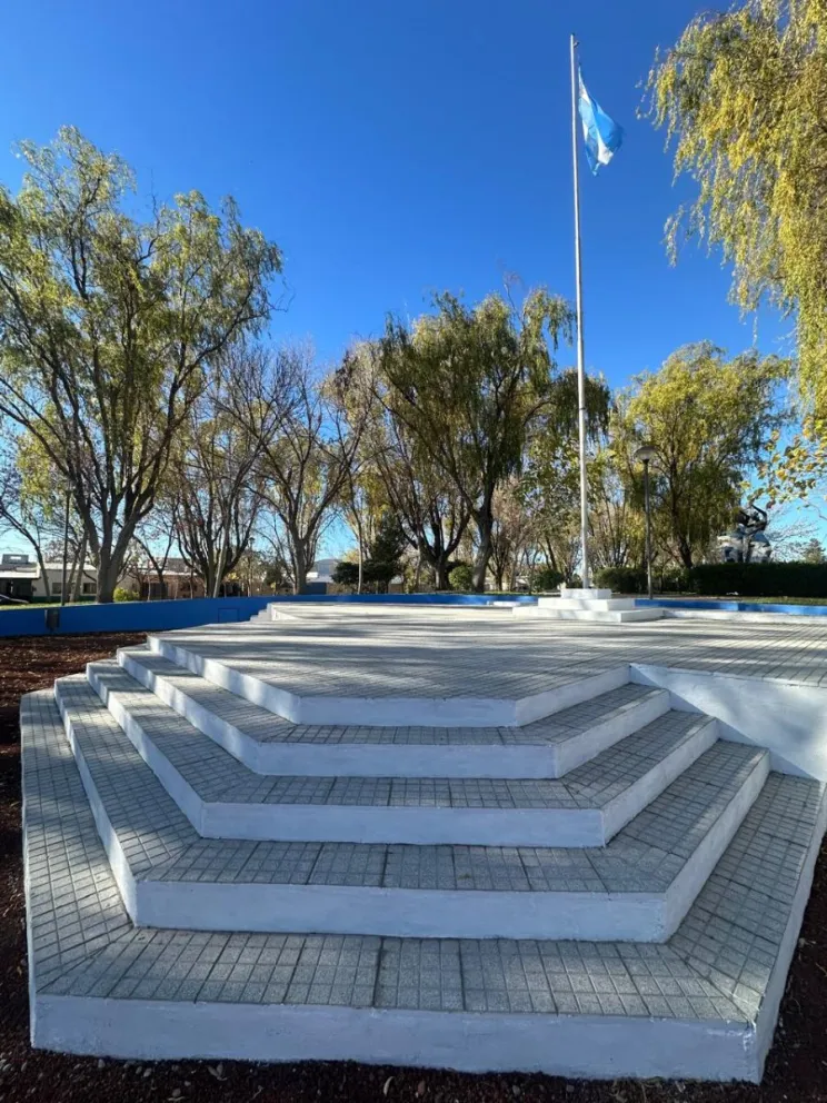 Parte de los trabajos que se hicieron incluyeron la renovación del escenario.