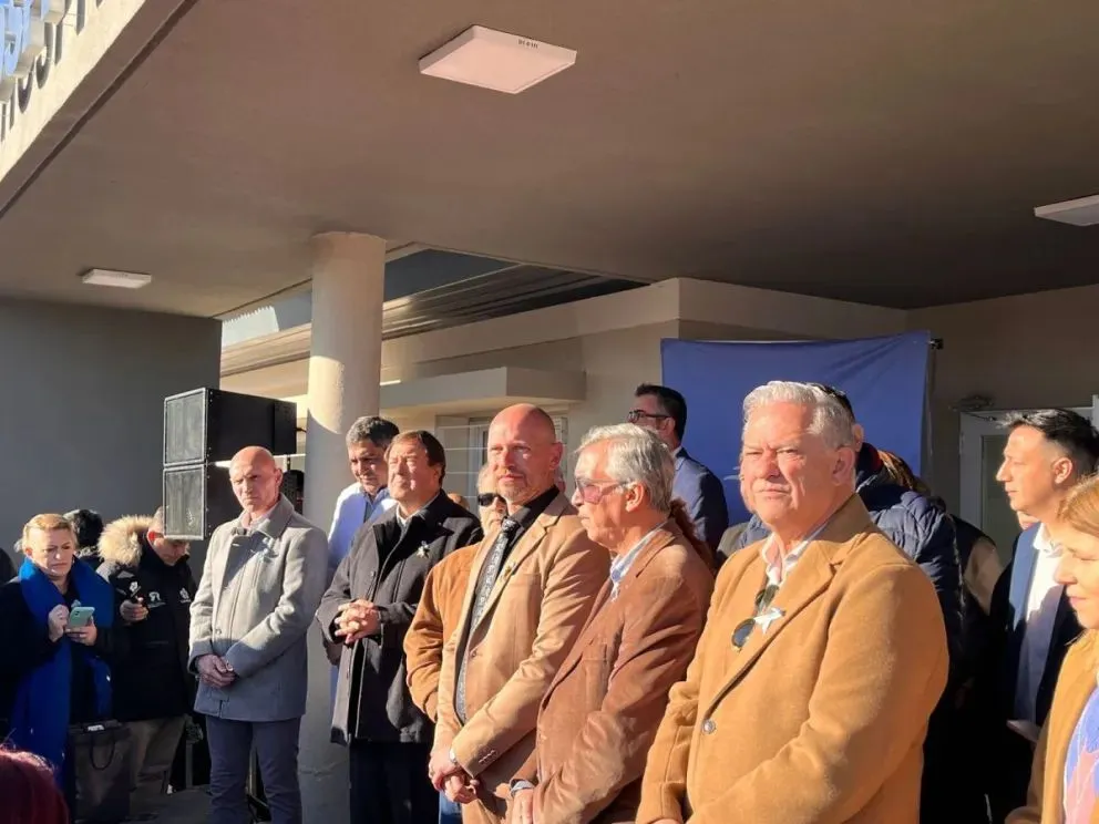 El gobernador Alberto Weretilneck estuvo presente en la inauguración del Hospital de Fernández Oro. | Foto Cipo360