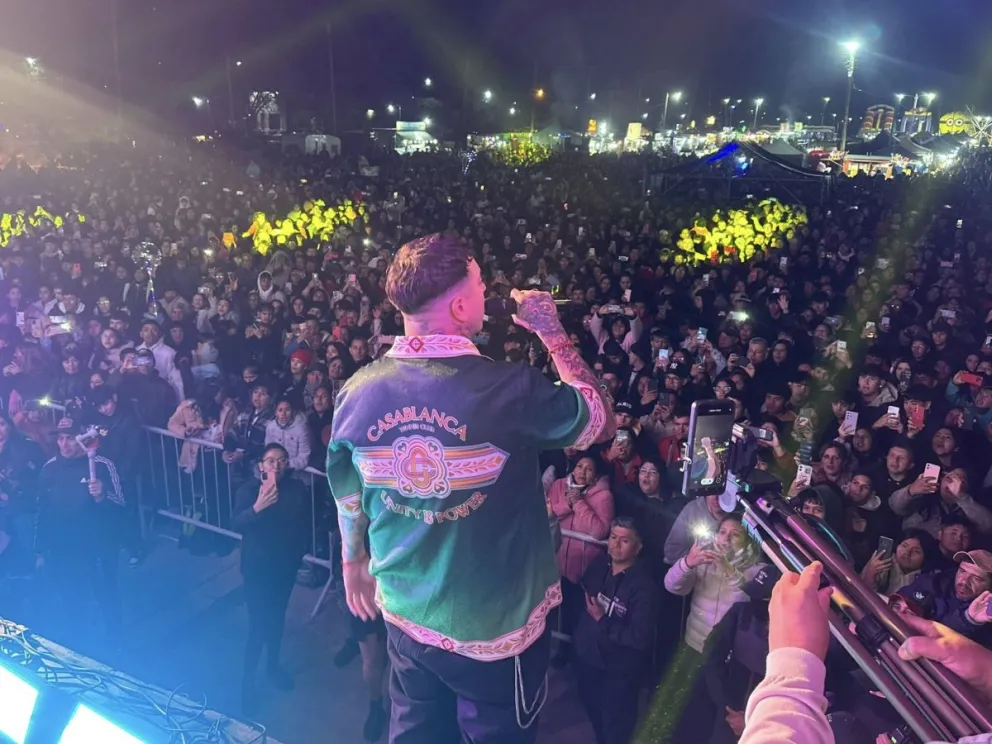 Sebastián Mendoza en el cierre de la celebración. (Foto: Fernando Cecchini - Municipalidad de Ing. Huergo)