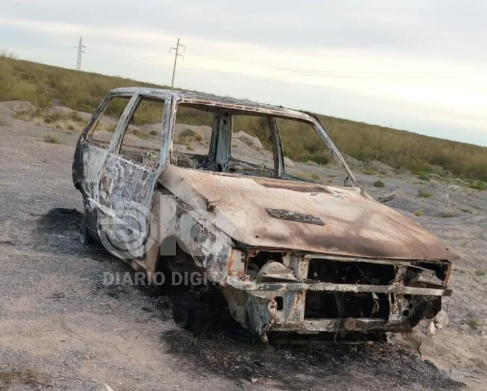 El auto fue encontrado en las últimas horas en la zona de alta barda y en cercanías al basural. 