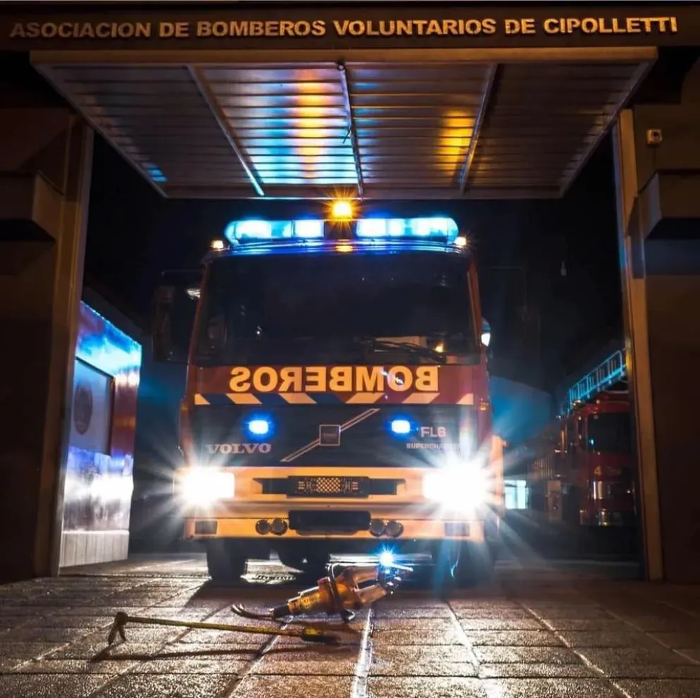 Varias dotaciones de bomberos voluntarios trabajaron en el lugar. | Foto archivo