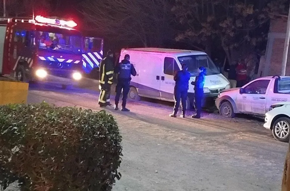 El siniestro se produjo minutos antes de las 20,30 en calle Dr. Velazco (foto gentileza).